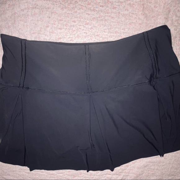 Lululemon Lost in Pace skirt 12 large - Picture 2 of 9